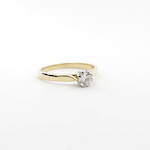 18ct yellow gold and palladium solitaire ring