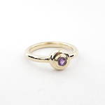 9ct yellow gold and amethyst dress ring