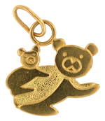 18ct yellow gold 'Bear and baby' charm