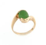 9ct yellow gold greenstone set dress ring