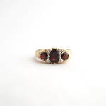 9ct yellow gold 'London Bridge' style 3 stone garnet and diamond set ring