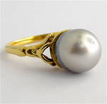 18ct yellow gold NEW black pearl ring