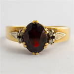 9ct yellow gold garnet and diamond set ring