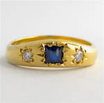 18ct yellow gold sapphire and diamond set vintage style ring