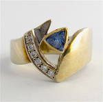 9ct white gold ceylonese sapphire and cubic zirconia ring