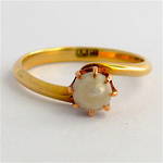 15ct yellow gold pearl set ring