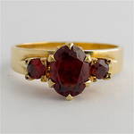 9ct yellow gold garnet dress ring
