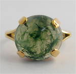 9ct gold and moss agate ring