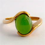 9ct yellow gold greenstone set dress ring
