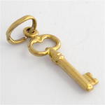 9ct yellow gold key charm
