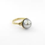 18ct yellow gold NEW black pearl ring