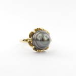 18ct yellow gold NEW black pearl ring