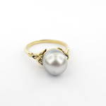 18ct yellow gold NEW black pearl ring