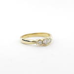 18ct yellow gold three stone diamond set ring